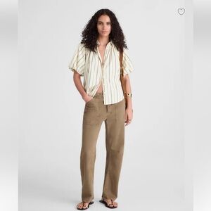 Madewell Shirred Bubble-Sleeve Button-Up
Shirt in Poplin 100% cotton Sz Medium